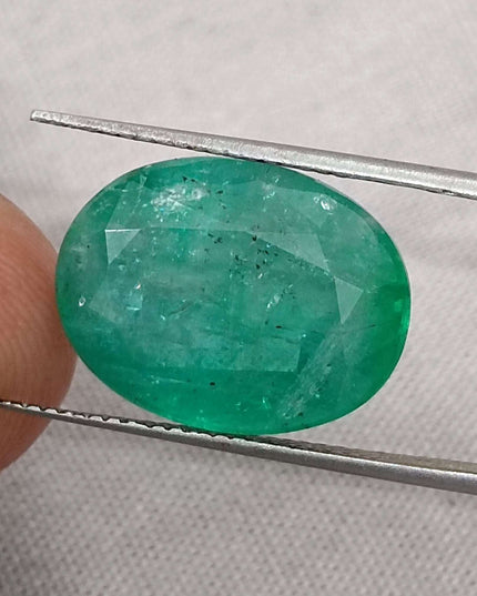Big 10.20ct Zambian Emerald, Grass Green Oval cut Moderately Oiled Loose Gemstone.