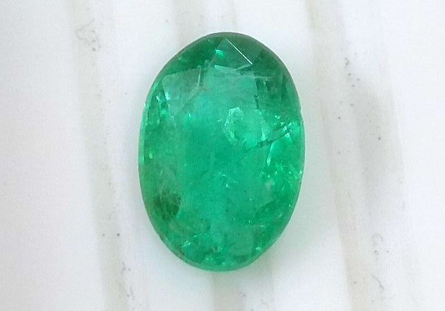 2.57ct GSI Certified Neon Green Zambian Emerald Minor Oiled Loose Gemstone