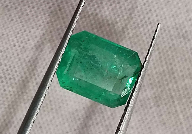 GSI Certified 1.62ct Medium Green Zambian Emerald Minor Oiled Loose Gemstone