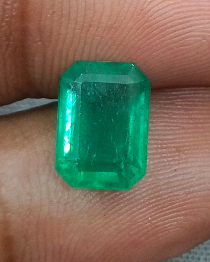 3.95ct Vivid Medium Green Zambian Emerald Minor Oiled Loose Gemstone