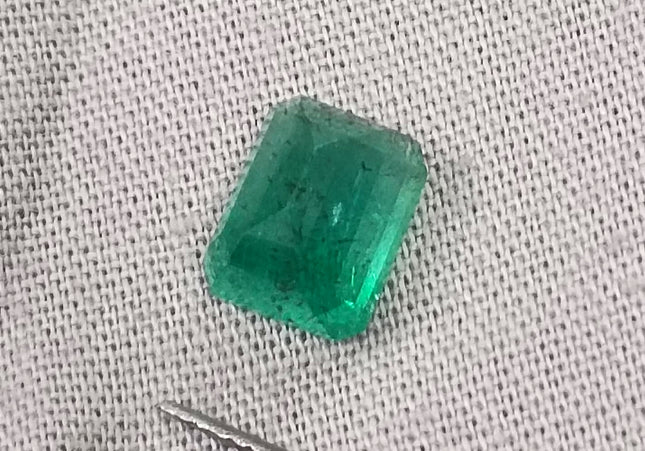 GSI Certified 2.42ct Medium Green Zambian Emerald, Natural Gemstone