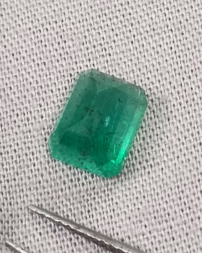 GSI Certified 2.42ct Medium Green Zambian Emerald, Natural Gemstone