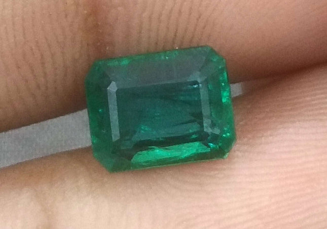 2.31ct High Quality GSI Certified Deep Vivid Green Minor Oiled Loose Gemstone