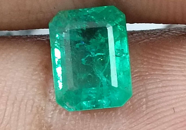 GSI Certified 1.76ct Medium Light Green Zambian Emerald Minor Oiled Loose Gemstone