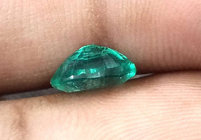 GSI Certified 1.44ct Medium Shamrock Green Natural Zambian Emerald Minor Oiled Loose Gemstone