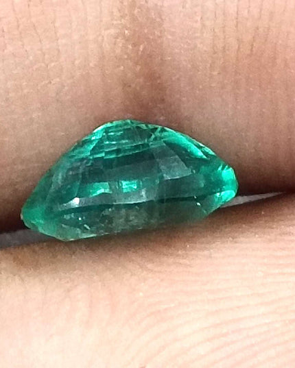 GSI Certified 1.44ct Medium Shamrock Green Natural Zambian Emerald Minor Oiled Loose Gemstone