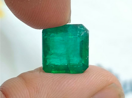 7.62ct Deep Vivid Green Zambian Emerald, Natural Gemstone