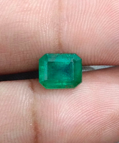 2.55ct Deep Green Emerald , 100% Natural Earth Mined Gemstone