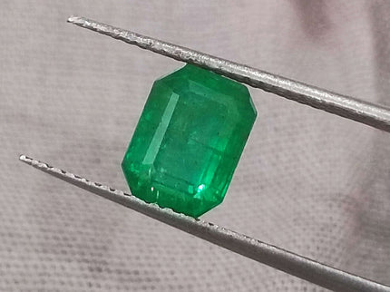 Swat Emerald 1.78ct Certified Natural Vivid Golden Green Gemstone