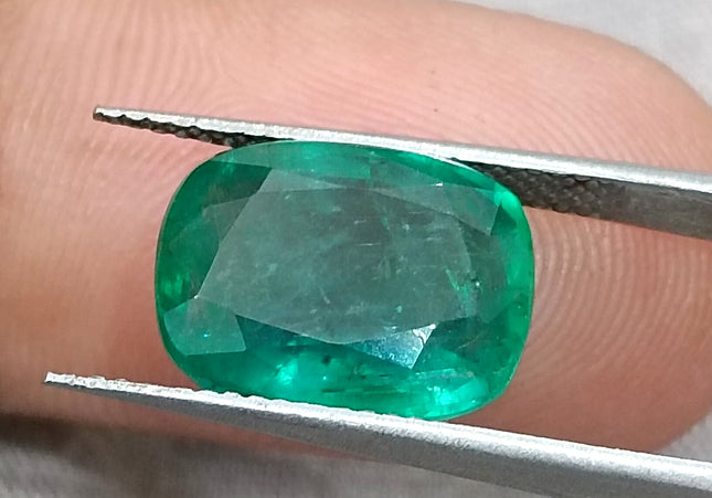 5.36ct Natural Zambian Emerald, Deep Pure Green Cushion Cut Minor Oiled Loose Gemstone.