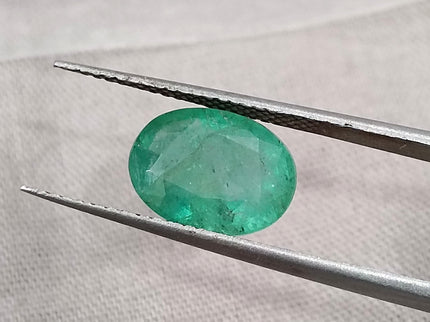 SALE! Natural Emerald 2.76ct Certified Oval Cut Medium Light Green Loose Gemstone