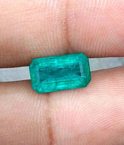 GSI Certified 3.24ct Zambian Emerald , 100% Natural Earth Mined Gemstone.