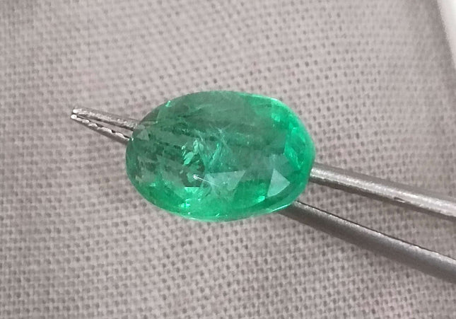 2.57ct GSI Certified Neon Green Zambian Emerald Minor Oiled Loose Gemstone