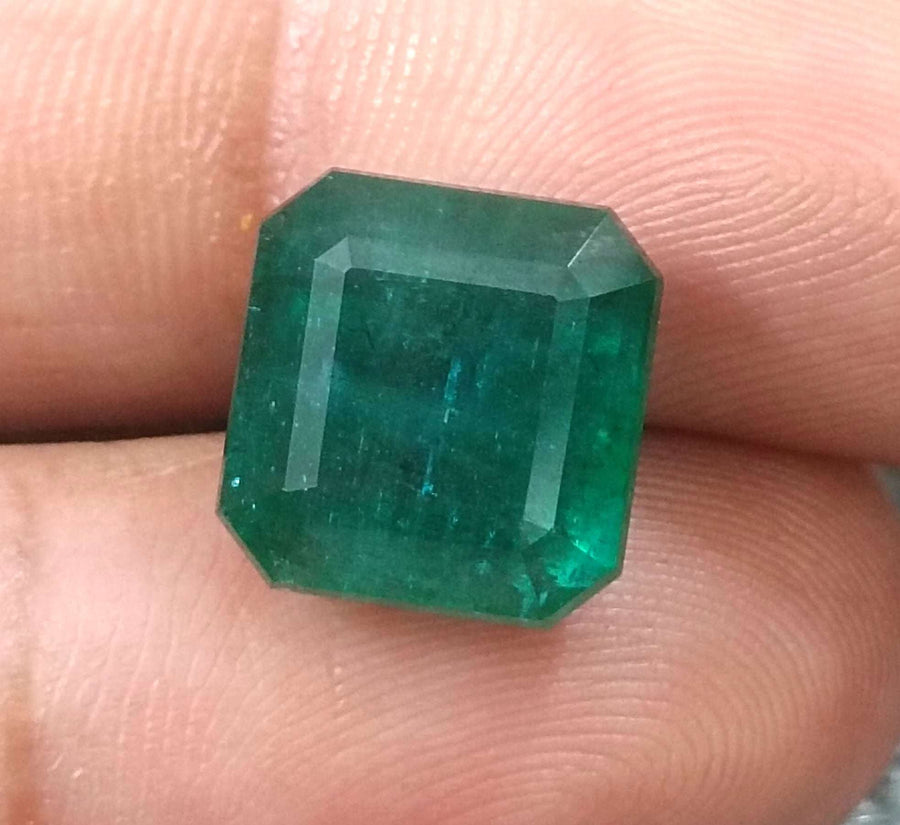 8.50ct Zambian Emerald, Natural Deep Green Stone.