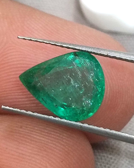 GSI Certified 2.65ct Medium Deep Pure Golden Green Natural Emerald Loose Gemstone