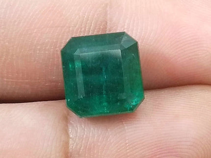 8.50ct Zambian Emerald, Natural Deep Green Stone.