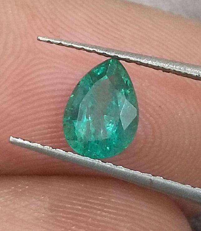 Certified 0.99ct Natural Zambian Emerald Stone.