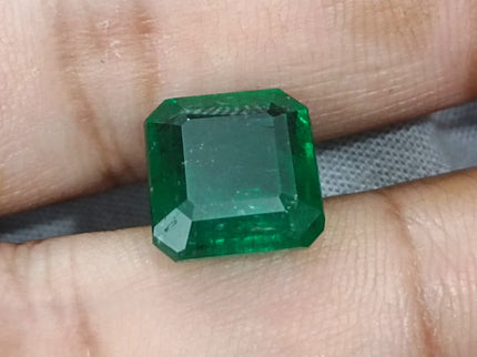 7.62ct Deep Vivid Green Zambian Emerald, Natural Gemstone