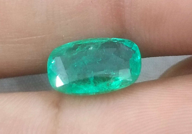 2.86ct GSI Certified Medium Shamrock Green Zambian Emerald