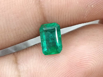 1.04ct Deep Green Natural Emerald Minor Oil Shiny Octagon Cut Gemstone