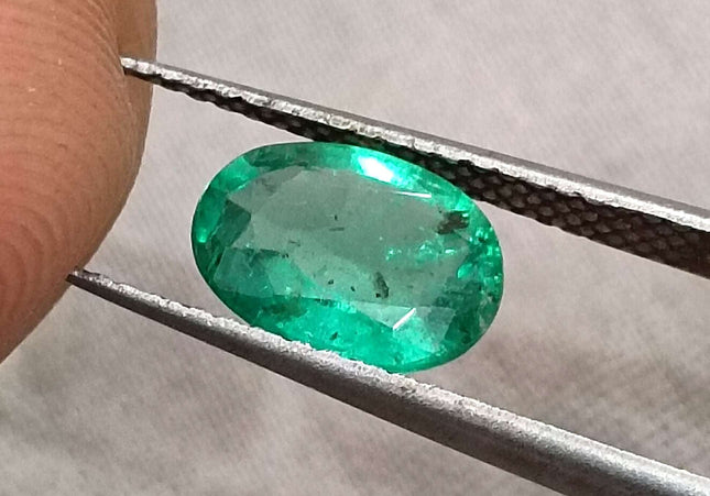 GSI Certified 1.24ct Vivid Green Oval Cut Zambian Emerald Minor Oiled Loose Gemstone