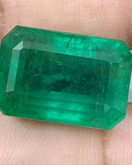 Huge 29.19ct Swat Emerald, Medium Deep Velvet Green Minor oiled Loose Gemstone.
