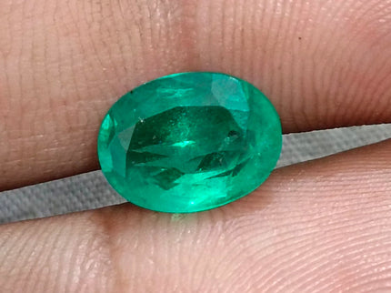 2.68ct Natural Emerald GSI Certified Medium Green Oval Cut Stone
