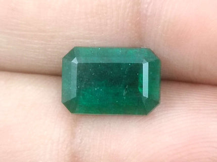 3.05ct Certified Zambian Natural Emerald.