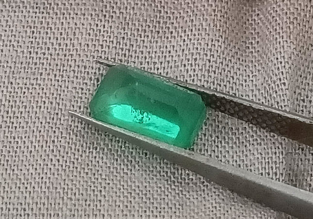 GSI Certified 1.52ct Medium Light Green Natural Zambian Emerald Minor Oiled Loose Gemstone