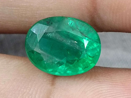 Swat Emerald 5.72ct Vivid Green Certified Natural Oval Cut Stone.