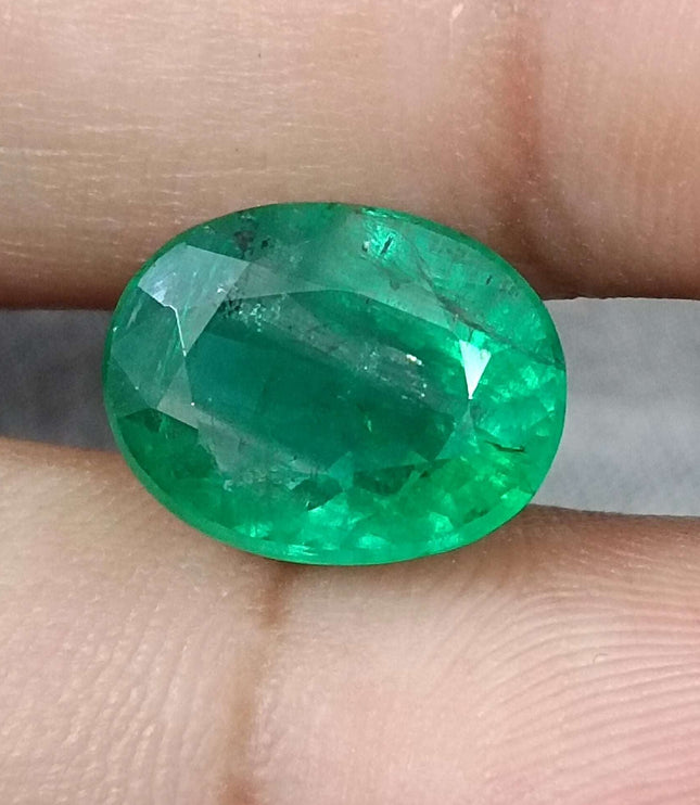 Swat Emerald 5.72ct Vivid Green Natural Oval Cut Stone.