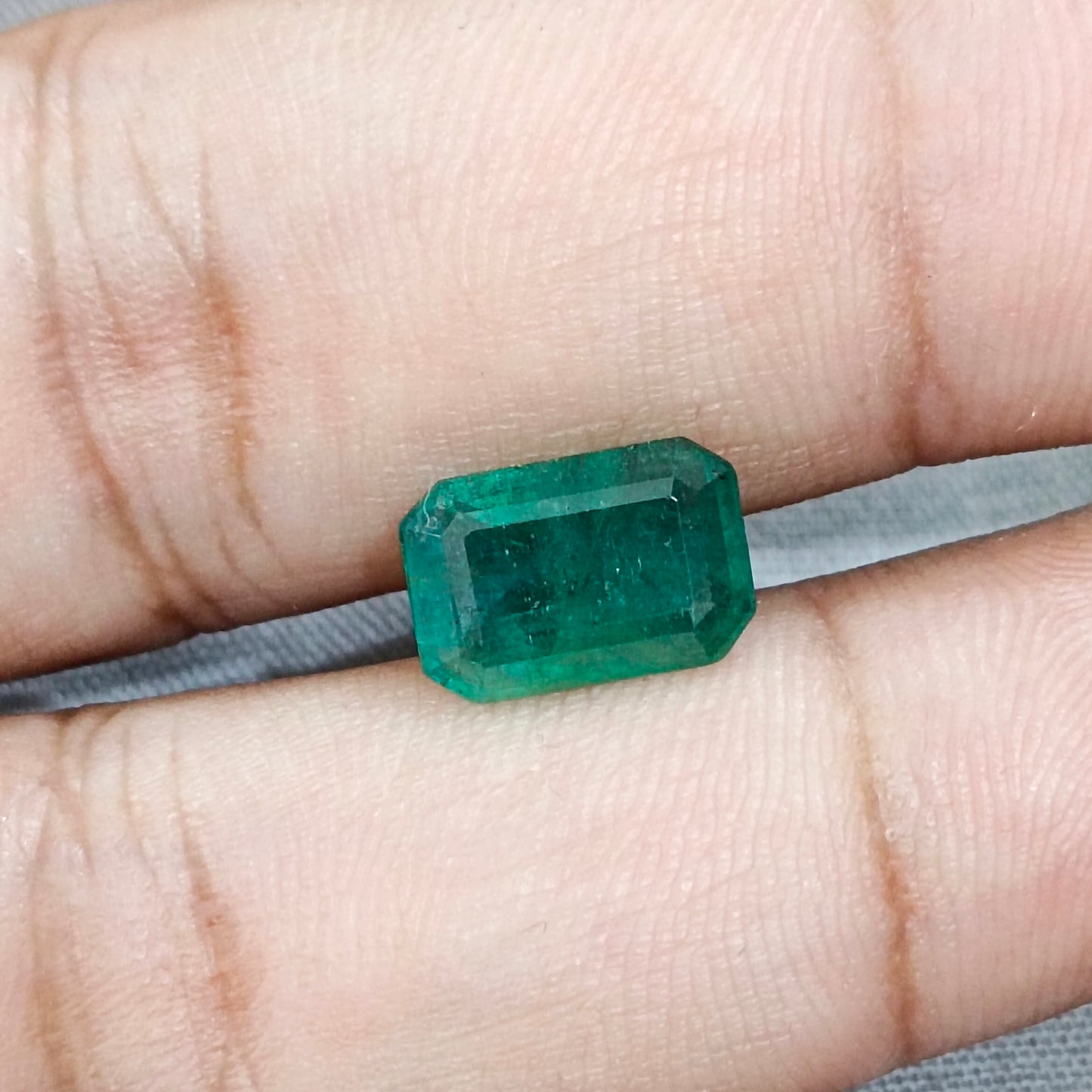 3.22ct Zambian Emerald, 100% Natural Earth Mined Gemstones.