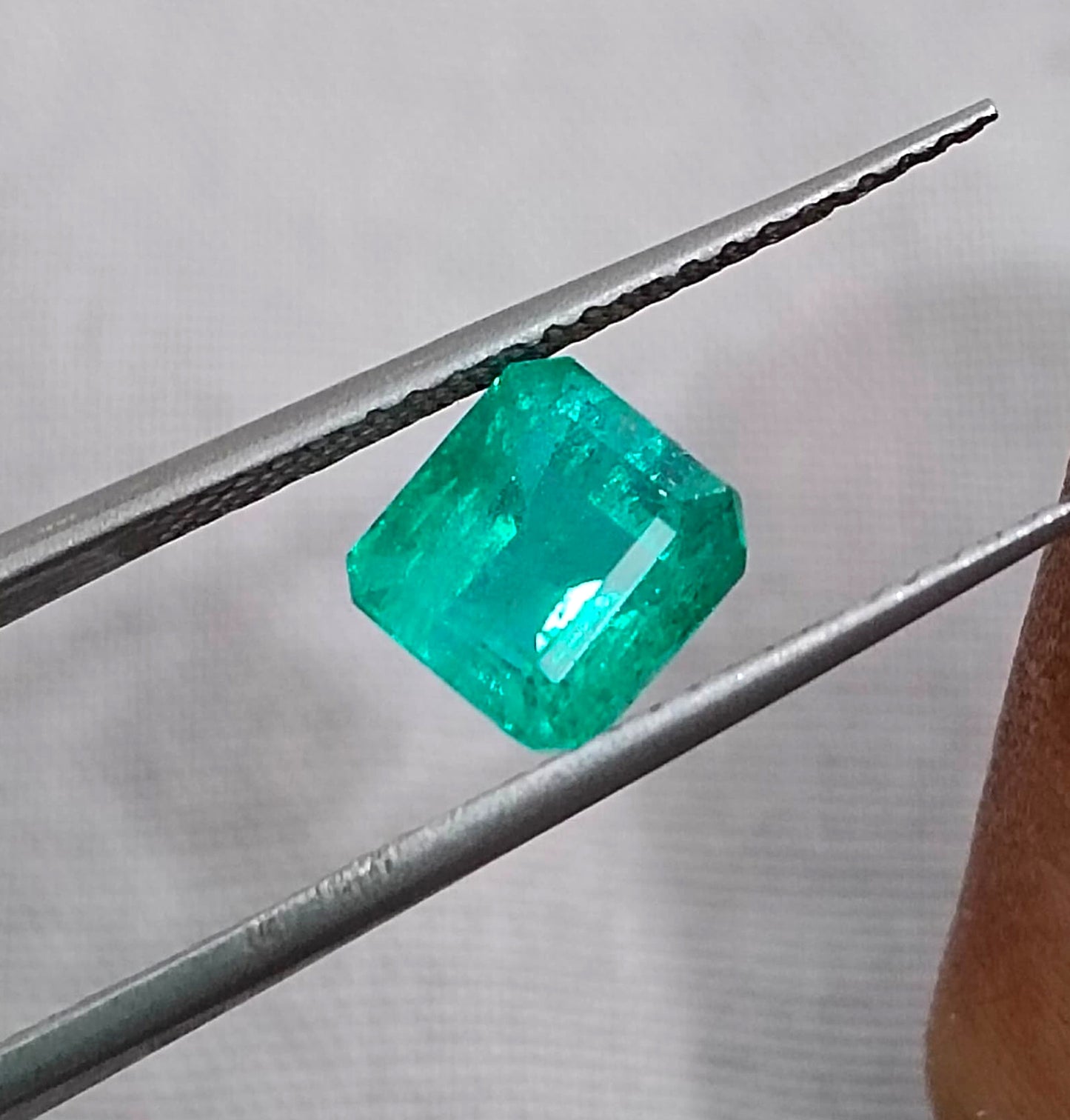 GSI Certified 1.47ct Medium Deep Green Emerald , 100% Natural Earth Mined Gemstone