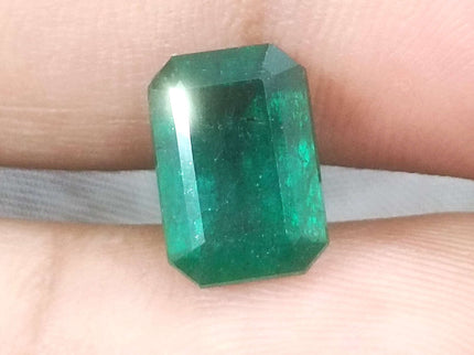 3.05ct Certified Zambian Natural Emerald.