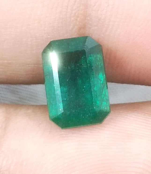 3.05ct Certified Zambian Natural Emerald.