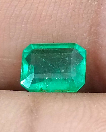 GSI Certified 1.31ct Parrot Green Natural Zambian Emerald Minor Oiled Loose Gemstone