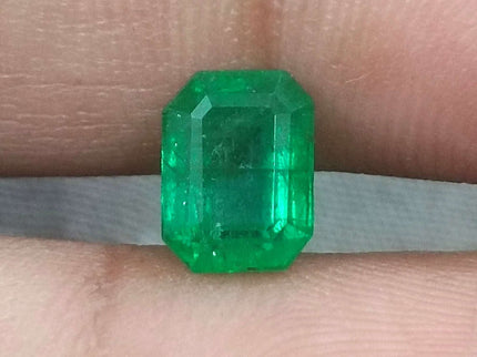 Swat Emerald 1.78ct Certified Natural Vivid Golden Green Gemstone