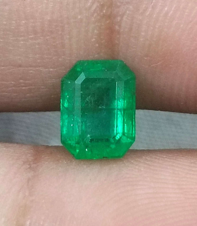 Swat Emerald 1.78ct Certified Natural Vivid Golden Green Gemstone