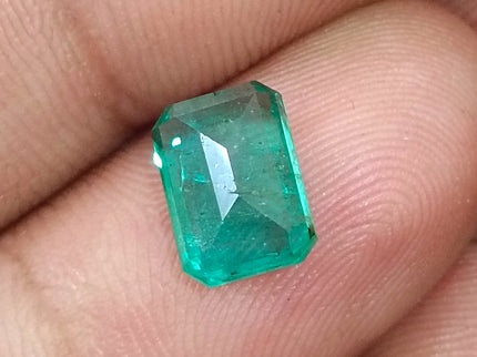 2.45ct Natural emerald Bright medium light green oval cut SGL certified Stone