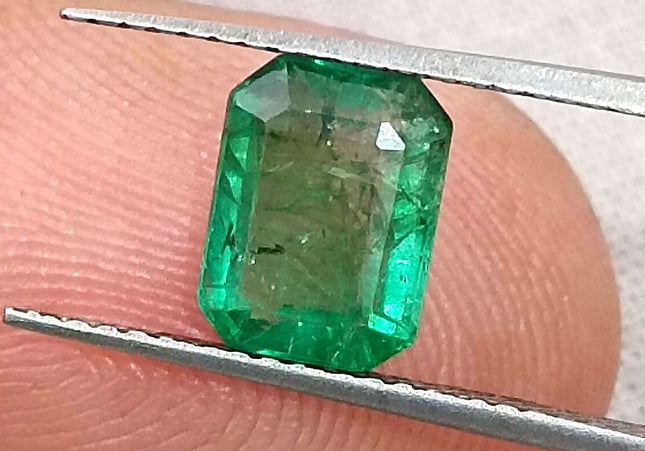 GSI Certified 1.62ct Medium Green Zambian Emerald Minor Oiled Loose Gemstone