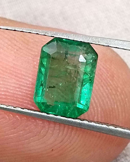 GSI Certified 1.62ct Medium Green Zambian Emerald Minor Oiled Loose Gemstone