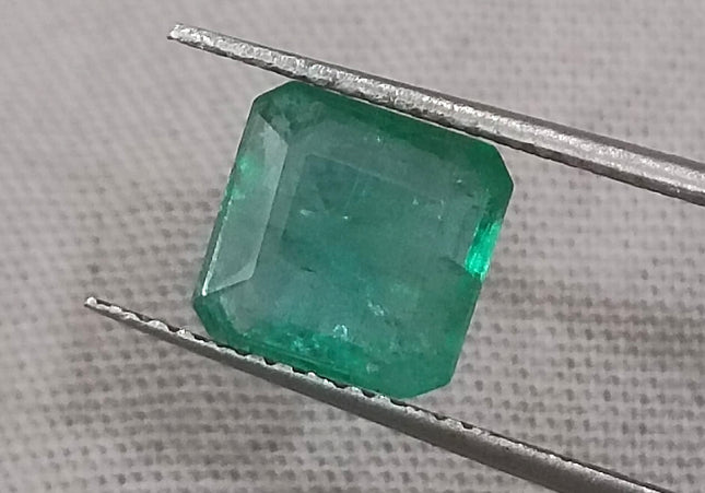 GSI Certified 2.05ct Medium Green Natural Zambian Emerald Minor Oiled Loose Gemstone