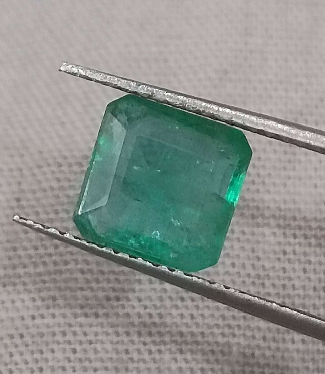 GSI Certified 2.05ct Medium Green Natural Zambian Emerald Minor Oiled Loose Gemstone