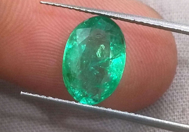 2.57ct GSI Certified Neon Green Zambian Emerald Minor Oiled Loose Gemstone