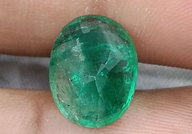 Big 5.72ct Swat Emerald, Vivid Green Oval Cut Minor Oiled Loose Gemstone