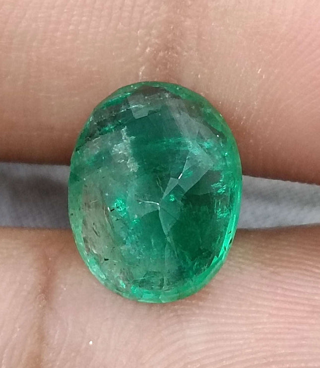 Swat Emerald 5.72ct Vivid Green Natural Oval Cut Stone.