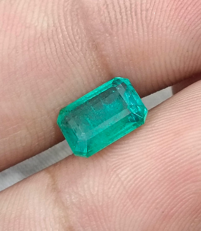 2.45ct Natural emerald Bright medium light green oval cut SGL certified Stone