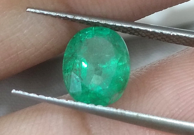 GSI Certified Vivid medium deep Green Swat Emerald Minor Oiled Loose Gemstone