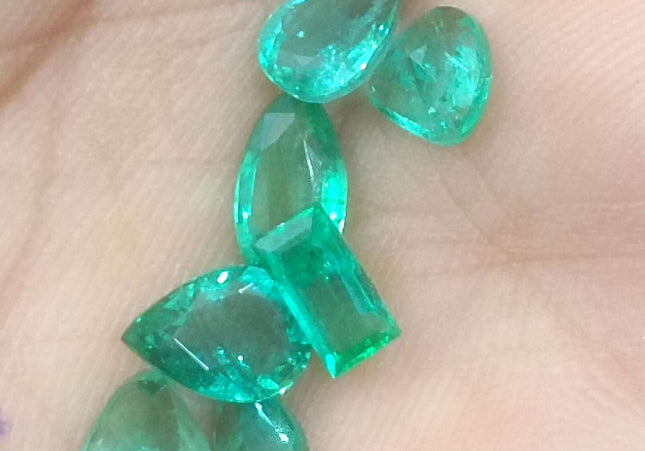 4.10ct Medium to Medium Deep Electric Green Zambian Emerald Parcel Minor Oiled Loose Gemstones