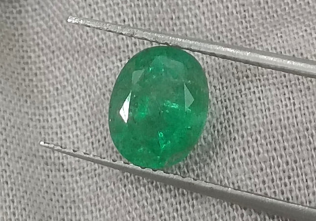 GSI Certified Vivid medium deep Green Swat Emerald Minor Oiled Loose Gemstone